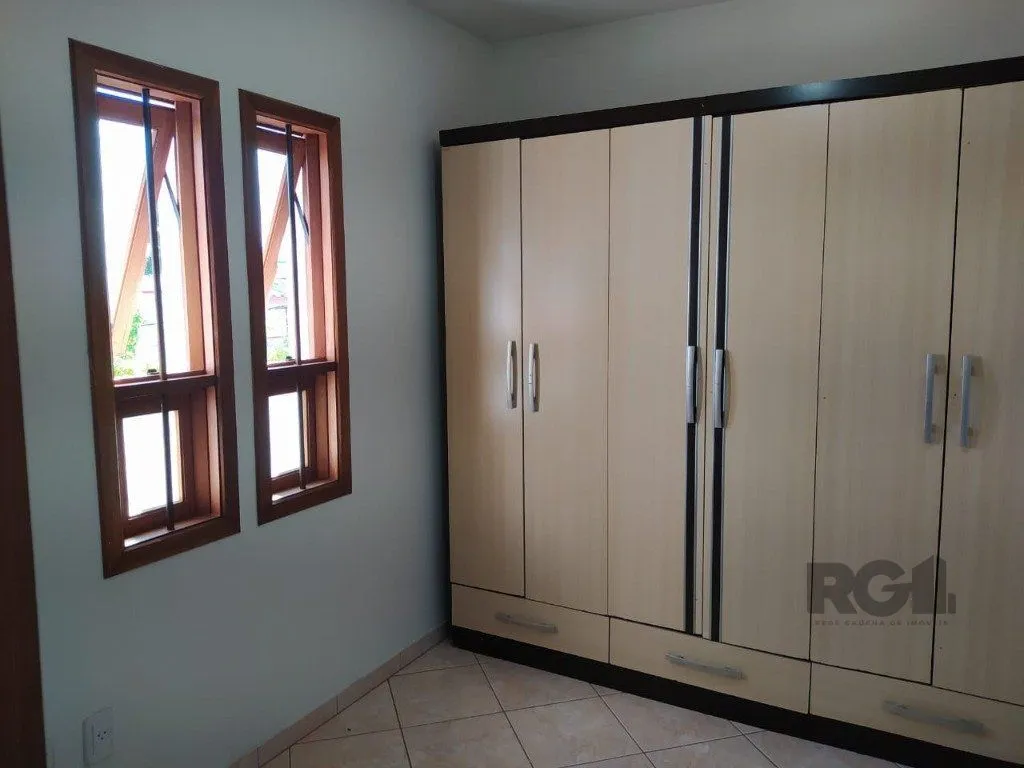 Imagem Casa 234m² - 3 dormitórios, 1 suíte e vaga para 6 carros no Jardim São Pedro