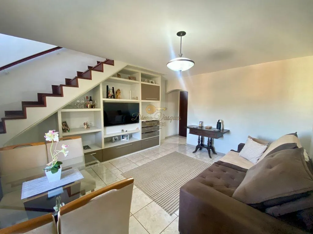 Imagem Casa em Condomínio para Venda em Teresópolis / RJ no bairro Santa Cecília
