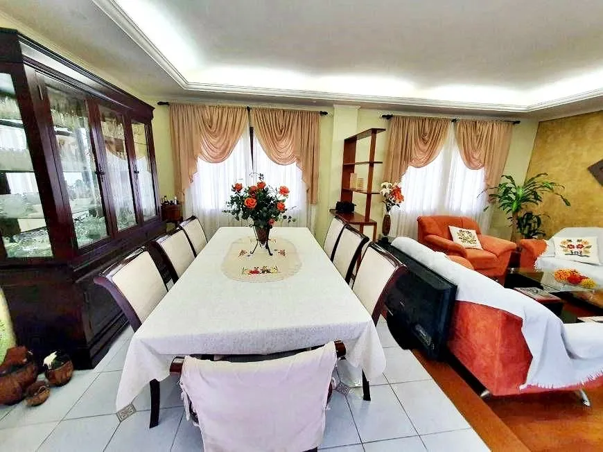 Imagem Casa à venda com 343m² I 5 Dormitórios I 2 suítes I Piscina - em Carianos Florianópolis