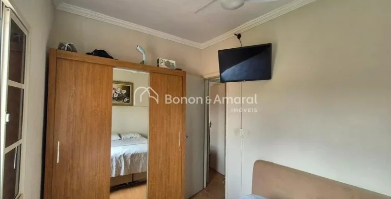 Imagem Localizada na vibrante cidade de Campinas, esta espaçosa casa é uma excelente opção para quem bu...