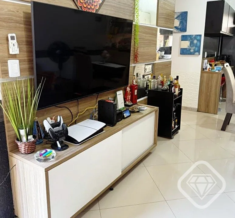 Imagem Casa em condomínio no bairro Hípica, semi mobiliada, totalmente reformada com pátio amplo e excel...