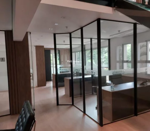 Imagem Conjunto comercial com 212m² em Perdizes.