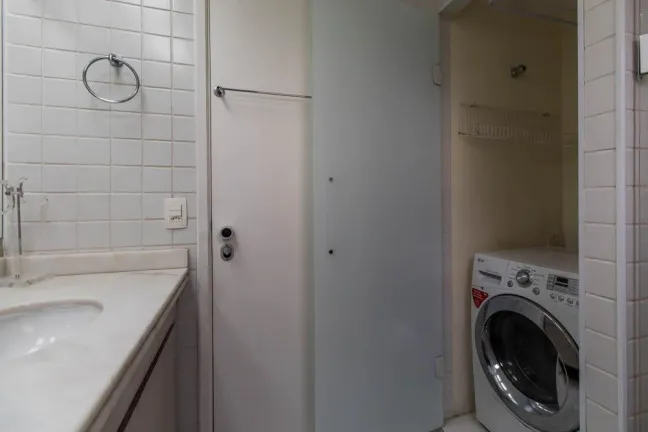 Imagem Flat com 2 Quartos à Venda ou Locação, 60 m² em Vila Nova Conceição - São Paulo