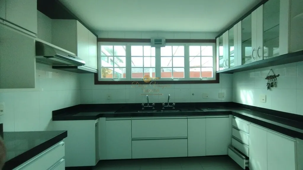 Imagem Casa em Condomínio para Venda em Teresópolis / RJ no bairro Iucas