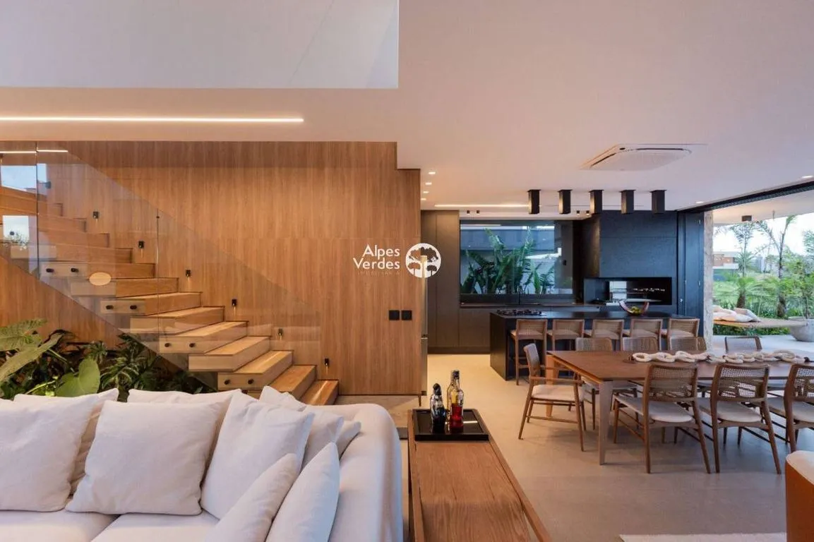 Imagem Vende-se casa prox ao centro de Xangri-lá - 6 Quartos- Valor R$7.950.000,00