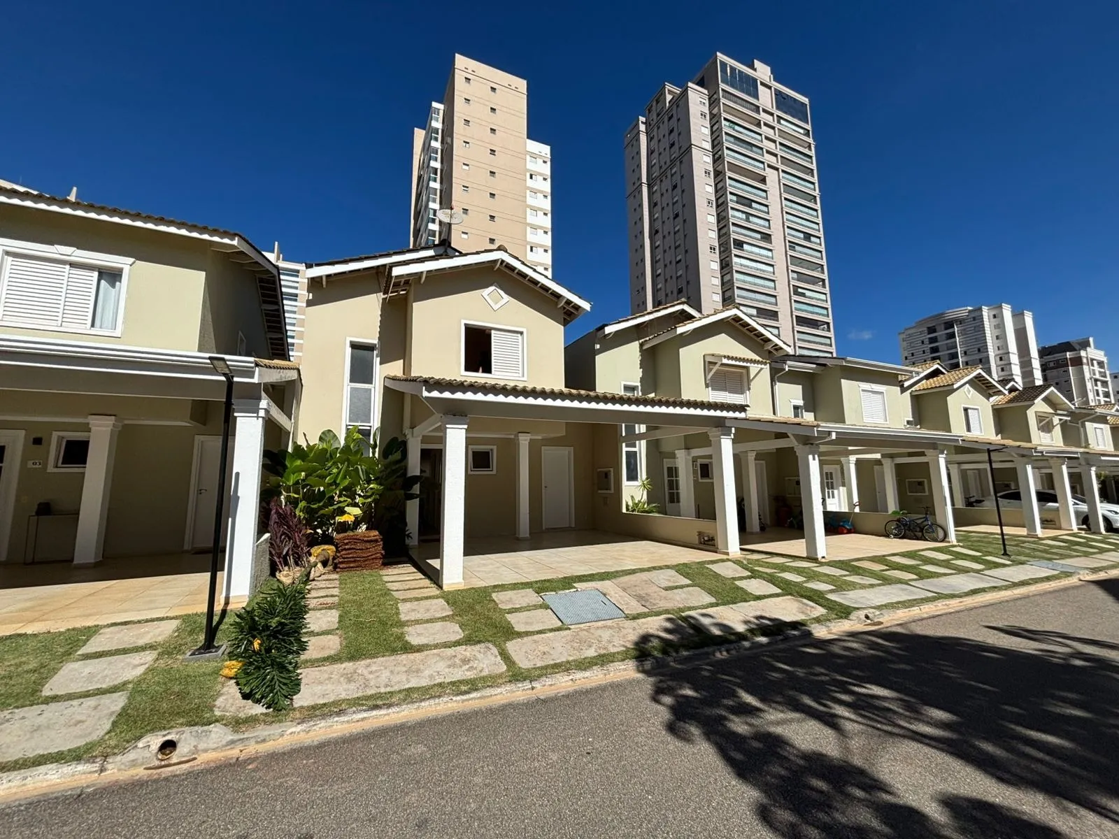 Foto do imóvel Casa de alto padrão à venda ou locação no Villa Campolim, Sorocaba, com 3 dormitórios, 1 suíte, 179 m² e 2 vagas no Parque Campolim em PARQUE CAMPOLIM, SOROCABA - SP