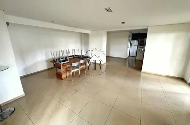 Imagem Apartamento de 33m², com 1 dormitório, sala com sacada, cozinha, banheiro com box de vidro e 1 vag...
