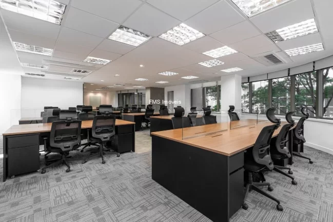 Imagem Conjunto Comercial de Alto Padrão mobiliado 330 m2 com 4 Salas e 5 Vagas de Garagem no Brooklin, São Paulo - SP!
