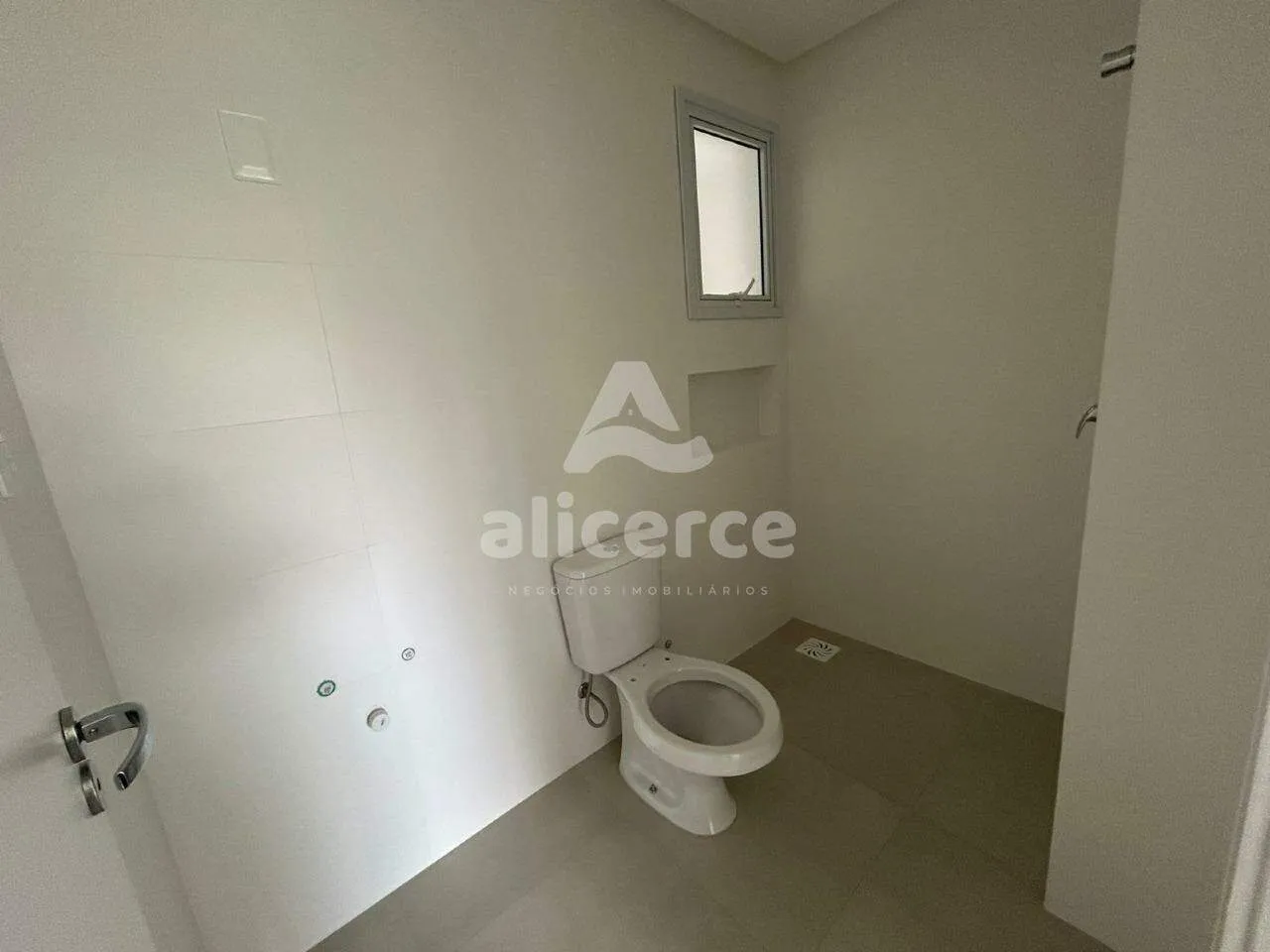 Imagem Apartamento à venda l 3 dormitórios, 1 suíte l Capoeiras - Florianópolis/SC