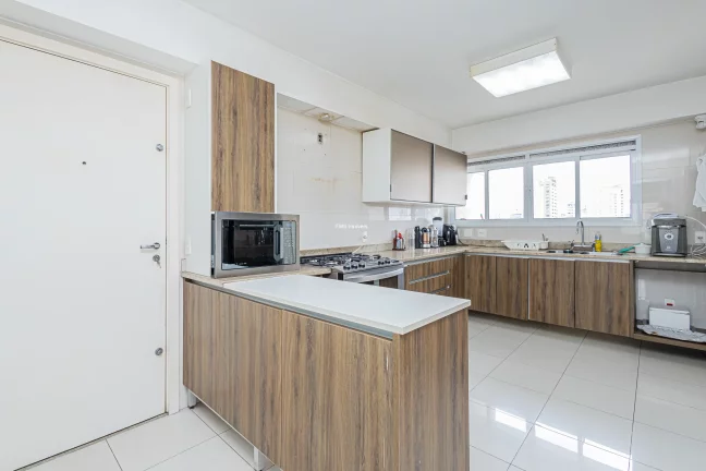 Imagem Apartamento de 3 suítes a venda em Moema