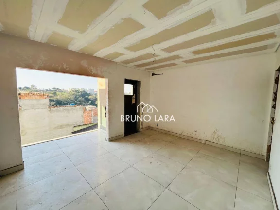 Imagem Casa duplex à venda no bairro Jardim Petrópolis- Betim/MG