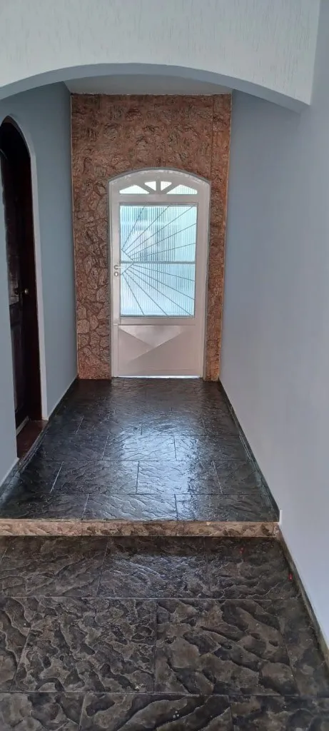 Imagem Sobrado à venda em Santo André-SP: 3 quartos, 1 suíte, 2 banheiros, 2 vagas, 274m² no Jardim Las Vegas!
