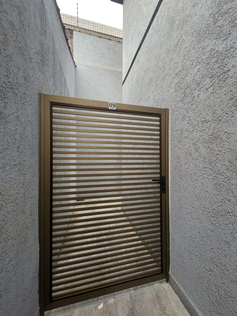 Imagem SOBRADO EM CONDOMINIO COM QUINTAL PRIVATIVO