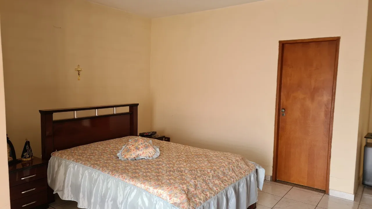Imagem Imperdível! Casa à venda em Itu-SP, bairro Progresso, 3 quartos, 1 suíte, 1 sala, 3 banheiros, 4 vagas de garagem, 194 m².