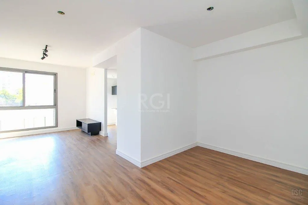 Imagem Semi mobiliado 2 quartos (1 suíte) e 1 vaga. Infra completa e ótima localização
