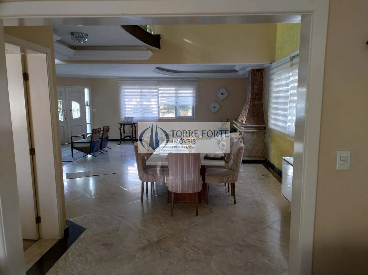 Imagem Casa de condominio no Aruja V com 4 suites 4 vagas no Jardim Fazenda Rincão