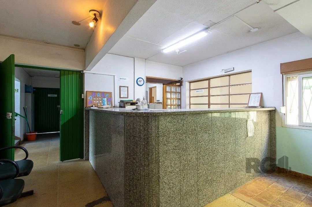 Imagem Prédio com 1063m², distribuídos em quatro pavimentos