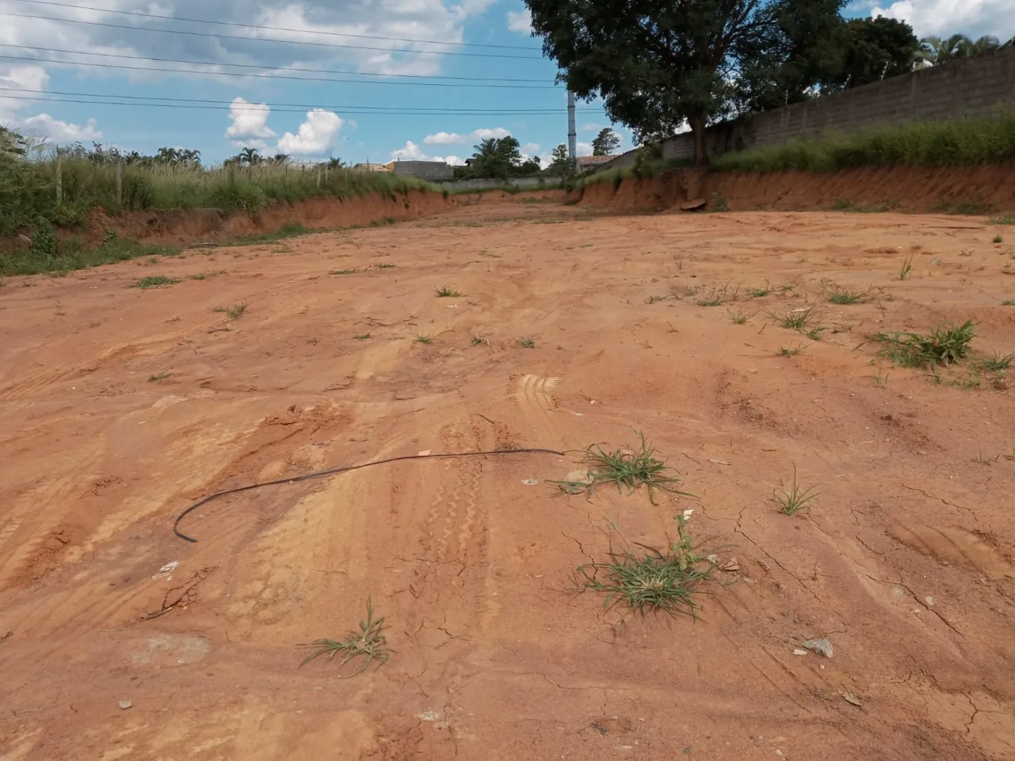 Foto do imóvel Terreno à venda 3071M², Esplanada Independência, Taubaté - SP