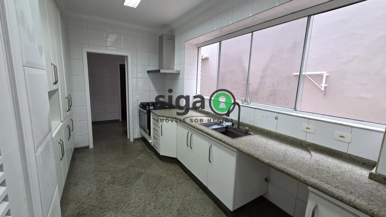 Imagem Casa em condomínio à venda e locação com 300m², 5 quartos e 2 vagas no Panamby
