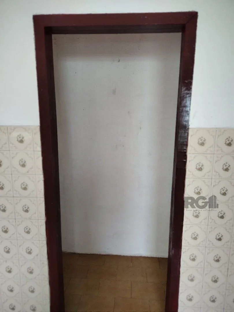Imagem Casa para Venda - 247.37m², 4 dormitórios, 4 vagas - Partenon