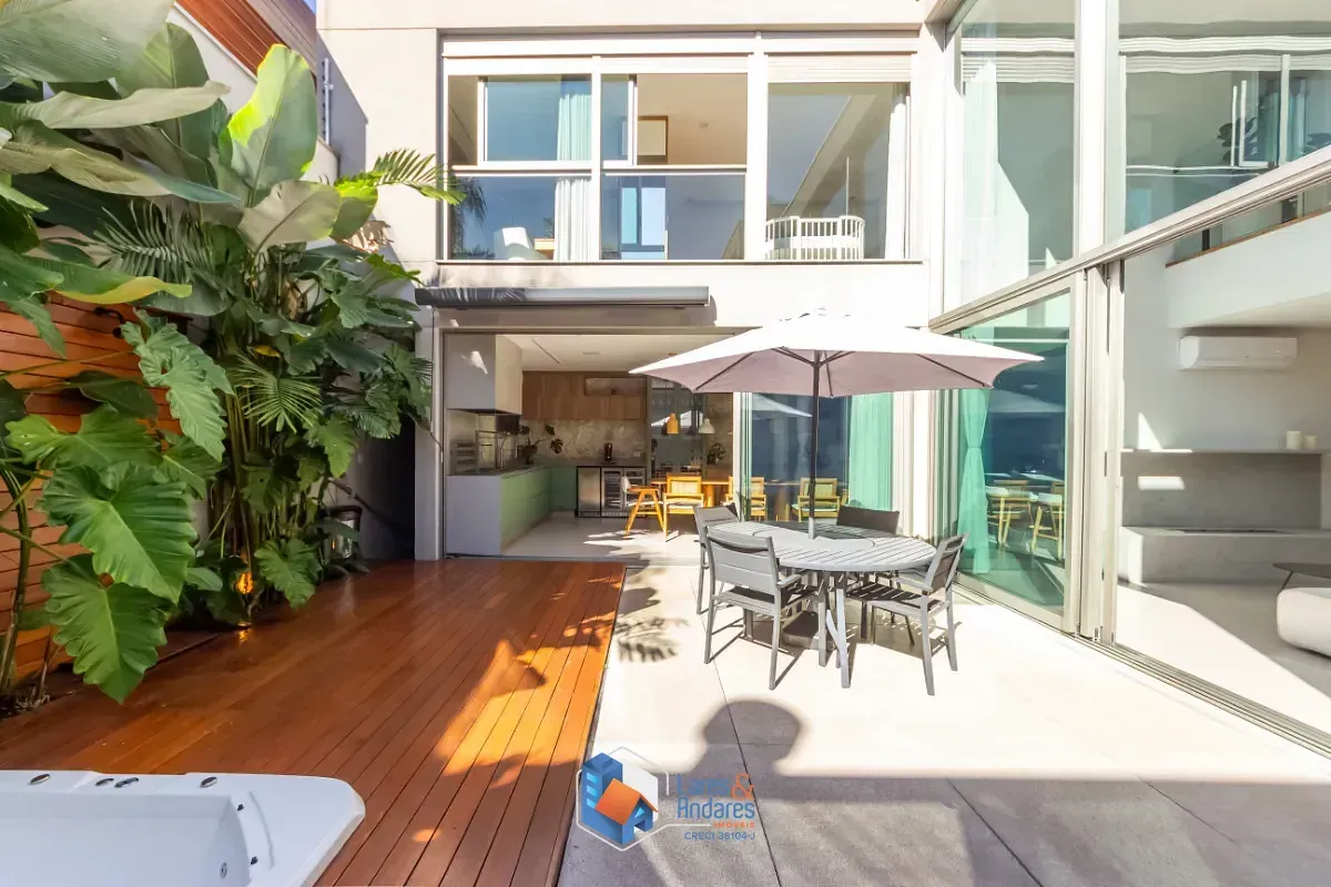 Imagem Casa no condomínio CONDOMINIO LAZULI para venda com 3 quartos, sendo 3 suítes, 404m²