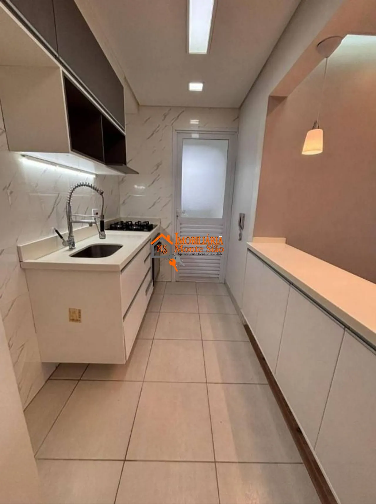Imagem Apartamento com 2 dormitórios para alugar, 51 m² por R$ 3.555,00/mês - Vila Galvão - Guarulhos/SP