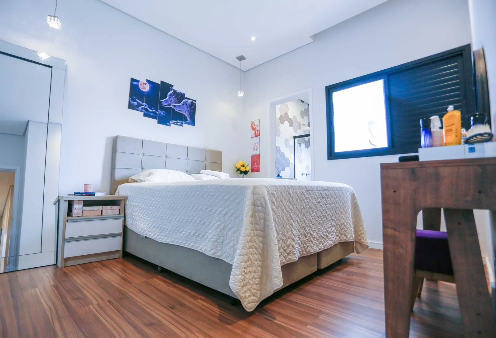 Imagem Casa em condomínio de luxo em Sorocaba-SP, Jardim Villagio Milano: 3 quartos, 3 suítes, 1 sala, 4 banheiros, 2 vagas, 132m². Venha conferir!
