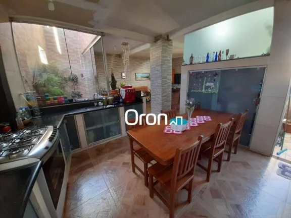 Imagem Sobrado à venda, 267 m² por R$ 870.000,00 - Residencial Licardino Ney - Goiânia/GO
