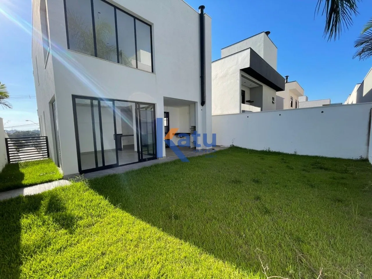 Imagem CASA PARA VENDA NO CONDOMÍNIO RESERVA DA ERMIDA EM JUNDIAÍ/SP

O imóvel possui 212 m² de área c...