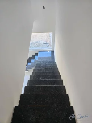 Imagem Sobrado Novo 2 quartos no Centro de Matinhos