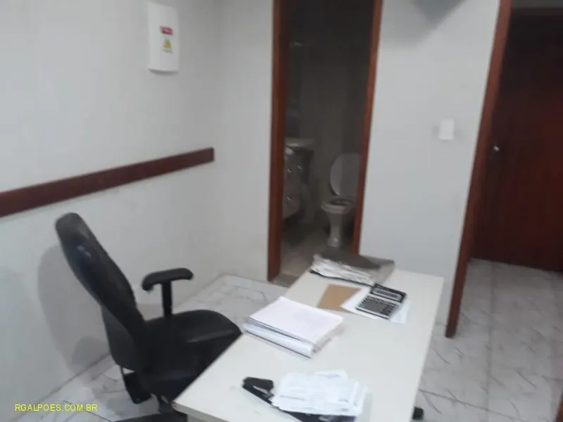 Imagem Galpão para Venda em DUQUE DE CAXIAS, SARACURUNA, 2 banheiros