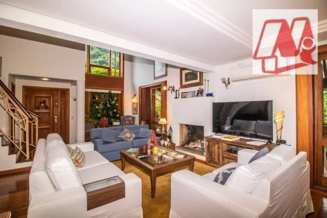 Imagem No bairro Boa Vista, casa em condomínio com 3 suites e vagas.