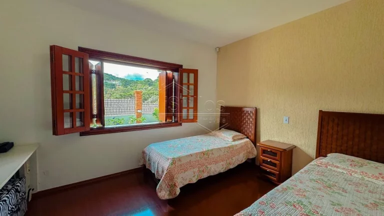 Imagem Casa em condomínio - Campos do Jordão