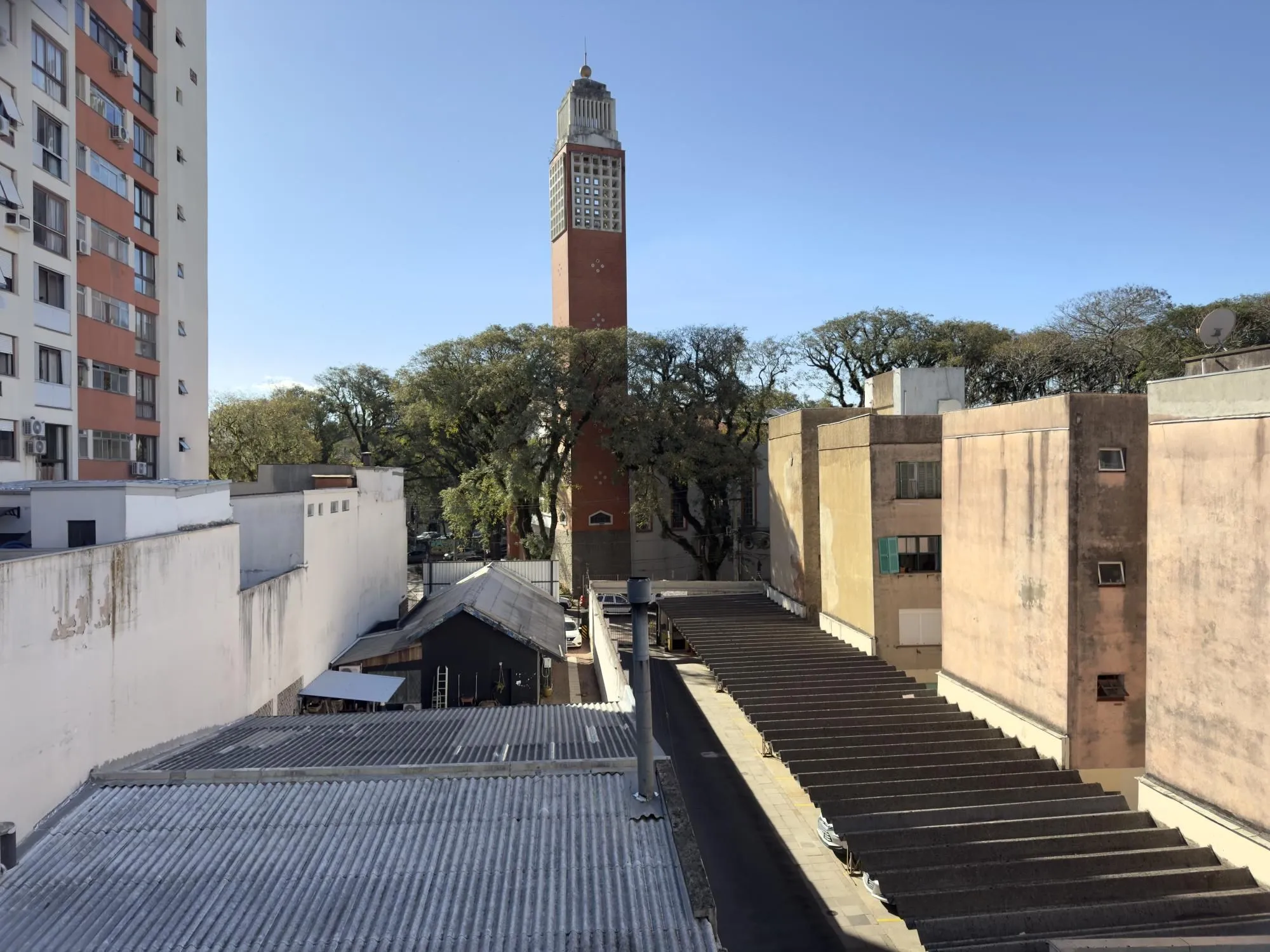 Imagem Apartamento reformado de 68m², 2 dormitórios no bairro Praia de Belas
