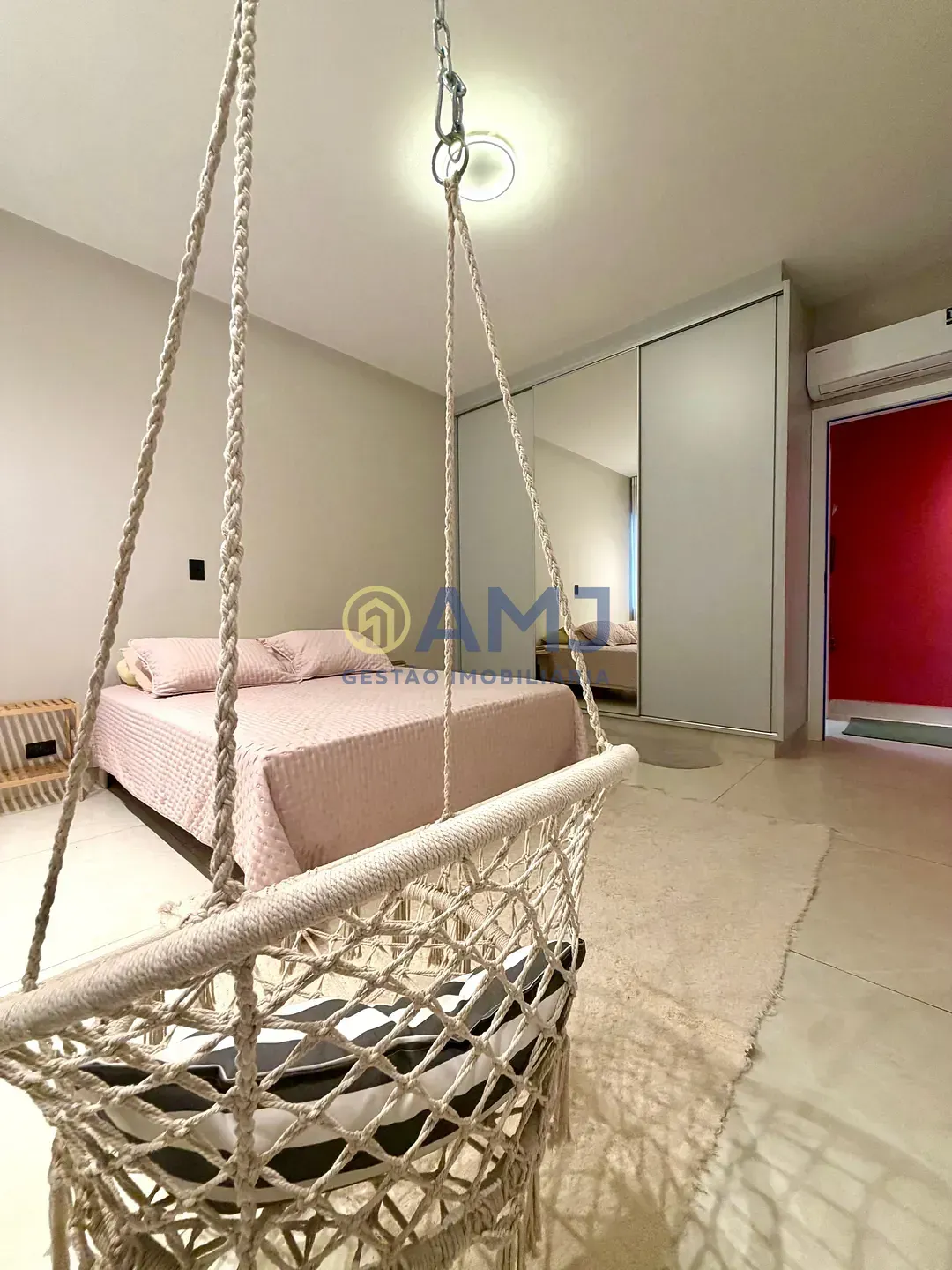 Imagem APARTAMENTO MOBILIADO E TOTALMENTE REFORMADO À VENDA - CENTRO | RUA 07