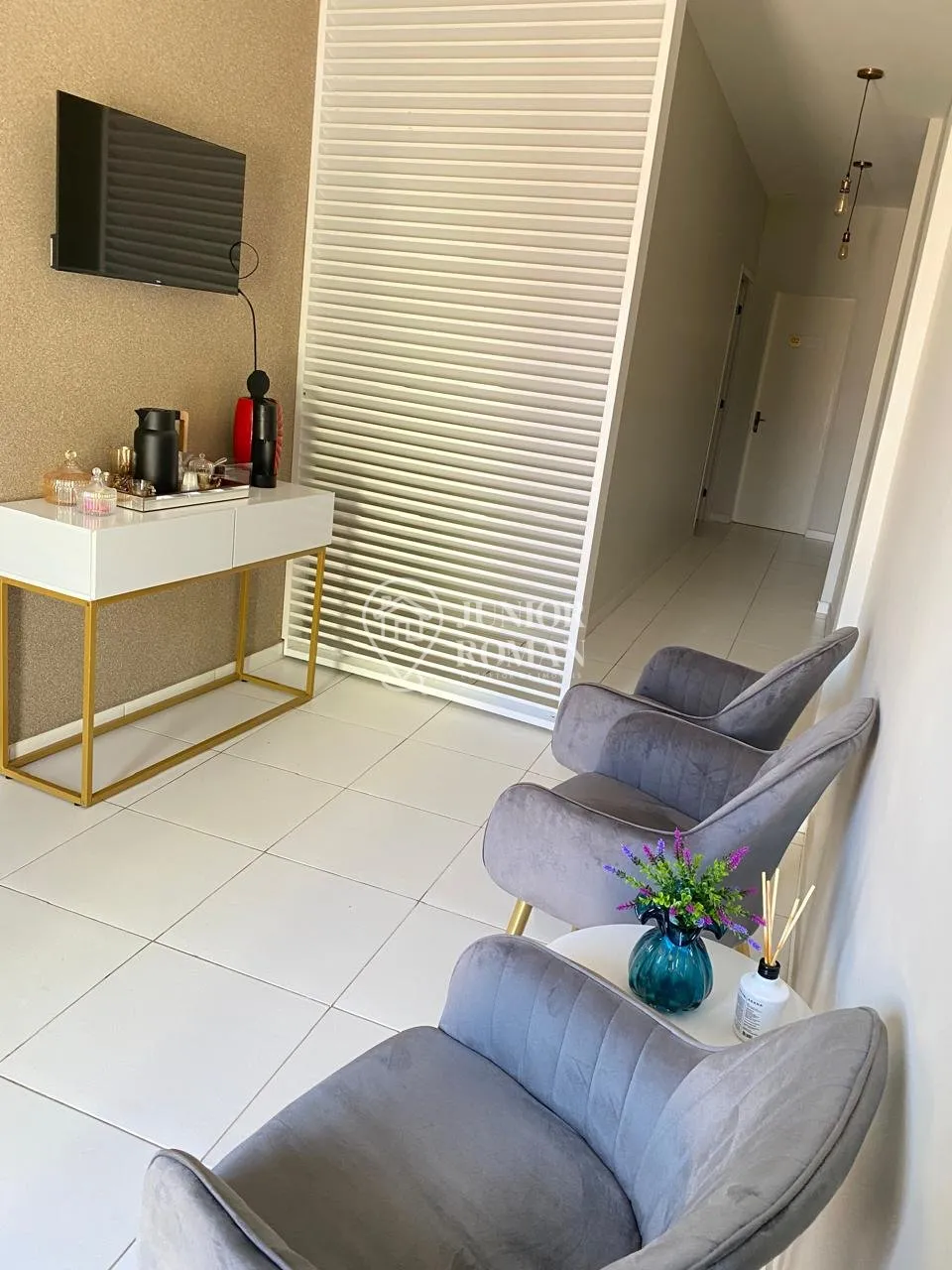 Imagem ESPAÇO COMERCIAL COM RECEPÇÃO E 2 SALAS NO CENTRO DE BARREIRAS/BA