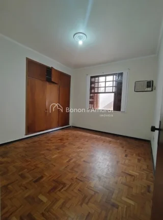 Imagem Casa assobrada com excelente localização! 
Quase esquina com Rua Paula Bueno e próximo Avenida Or...