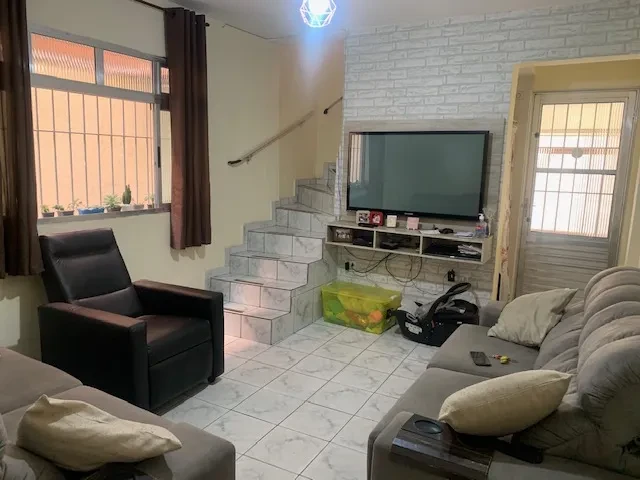 Imagem Casa com 4 Quartos à Venda, 178 m² em Vila Elze - São Paulo