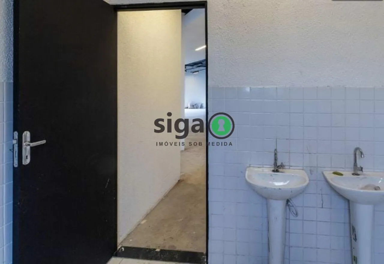 Imagem Sala/Salão Comercial no Piso Superior Área total: 724,32 m²