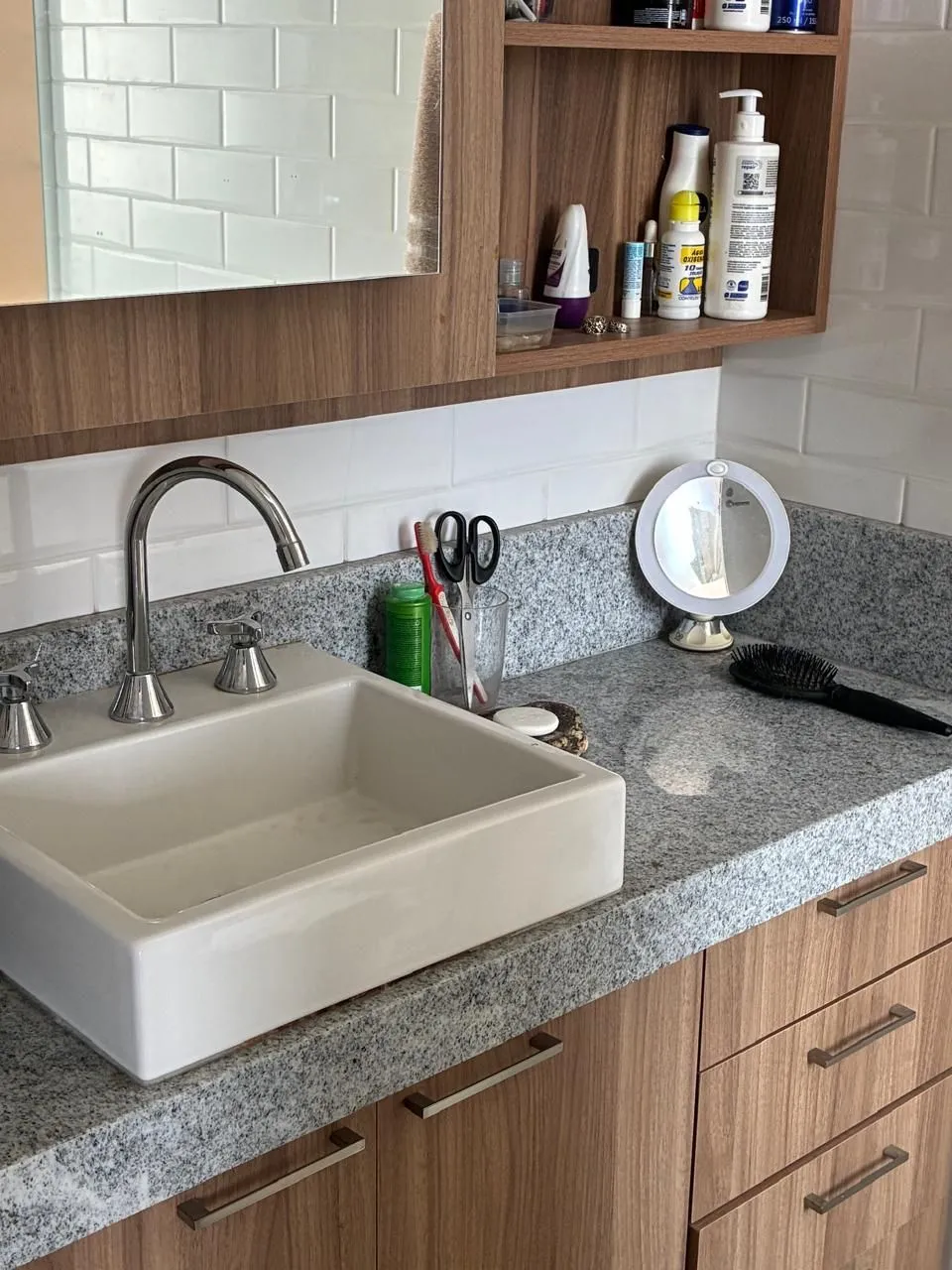 Imagem Vende-se apartamento com 2 quartos (1 suíte), 79m² e 2 vagas - Rua Eduardo chartier 190