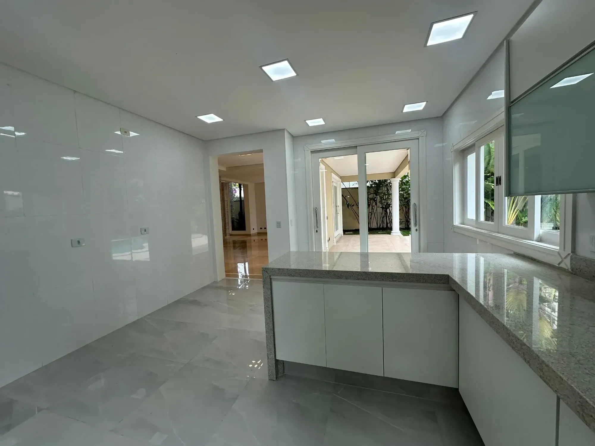 Imagem Sobrado com 4 Quartos à Venda, 450 m² em Alphaville Residencial Plus - Barueri