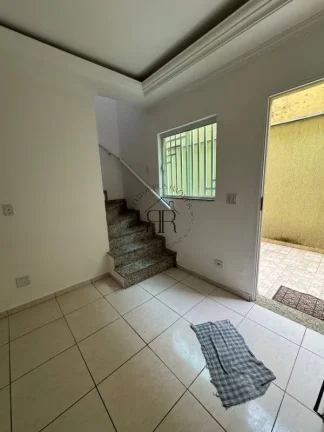 Imagem Venha morar nessa incrível casa com 2 quartos, perfeita para você e sua família! Com uma ampla sa...