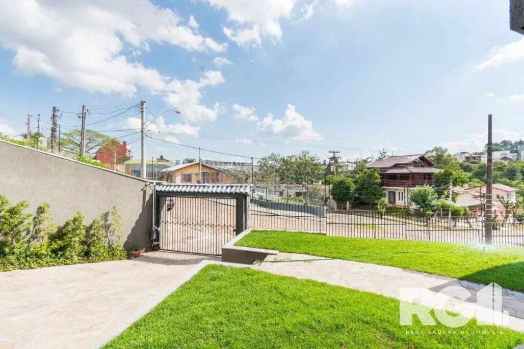 Imagem Casa com piscina, 3 dormitórios, 258m² privativos, no Jardim Itu.