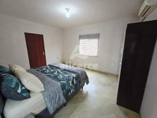 Imagem Casa à Venda em Campinas | 4 Dormitórios, Suíte, Terraço e Garagem