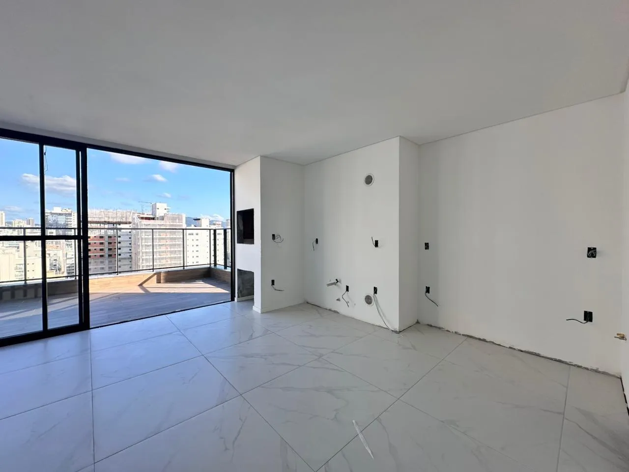 Imagem Apartamento com vista para o mar à venda com 276m2 por R$ 3.950.000,00