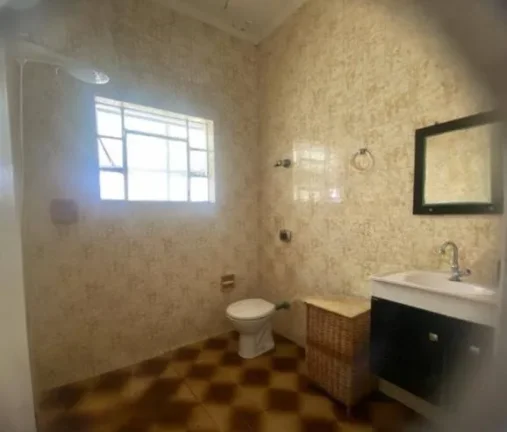 Imagem Sobrado com 236 m² 2 Dormitorios sendo 1 Suite e com Edicula