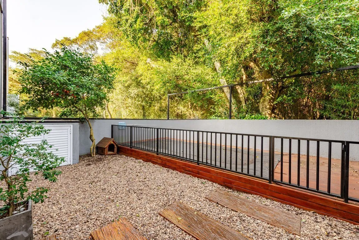 Imagem Casa em condomínio com piscina e salão privativo na Vila Nova