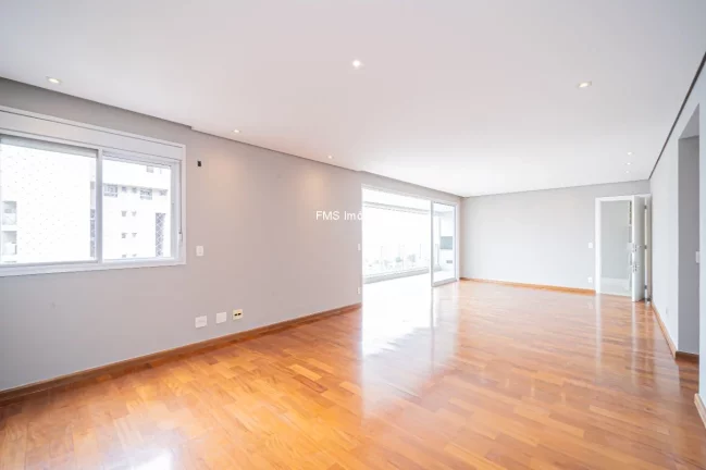 Imagem Apartamento à venda em Moema de 168m²