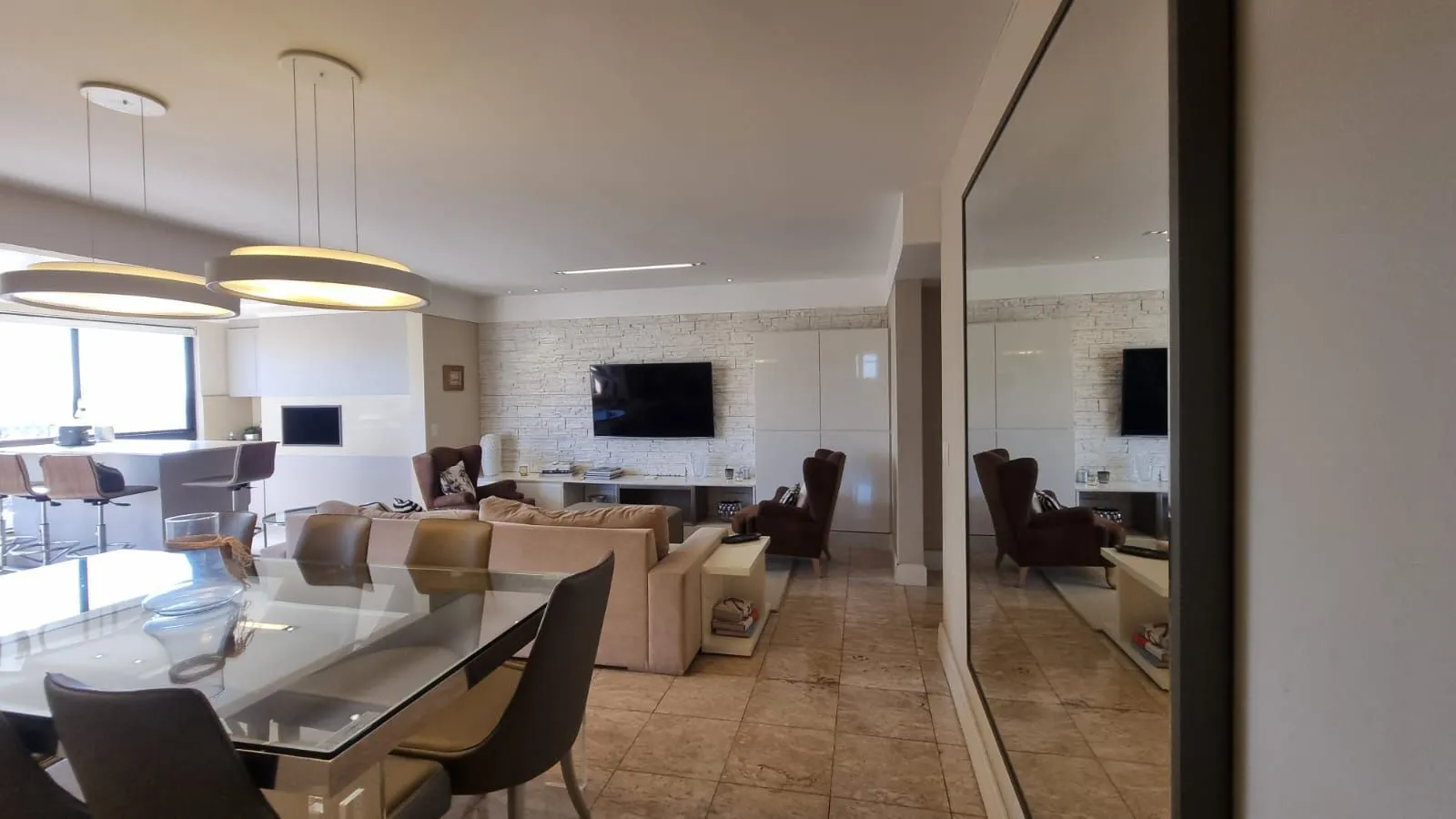 Imagem Apartamento 3 dormitórios com dependência, 127m privativos, duas vagas individuais no Bairro Higienópolis