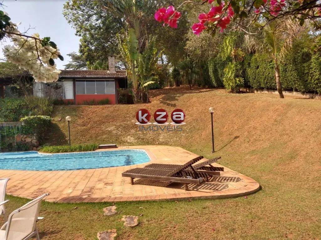Imagem Imperdível oportunidade: Casa de luxo em condomínio Santa Fé, Vinhedo-SP, com 4 suítes e 8 vagas de garagem!